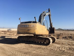 Used 2015 John Deere 210GLC Excavator For Sale